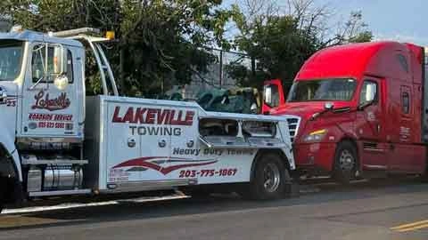 Heavy Truck Recovery Brookfield, CT